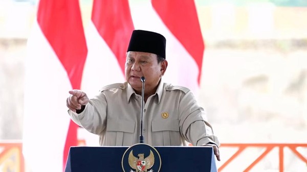 presiden-prabowo-subianto-saat-acara-peresmian-bendungan-di-lombok-1783667921622_169